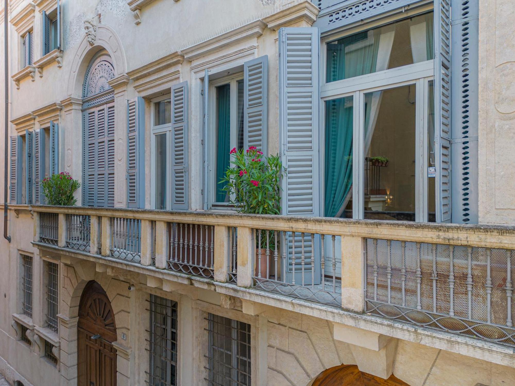 Corte Realdi - Palazzo Camozzini Верона Екстер'єр фото